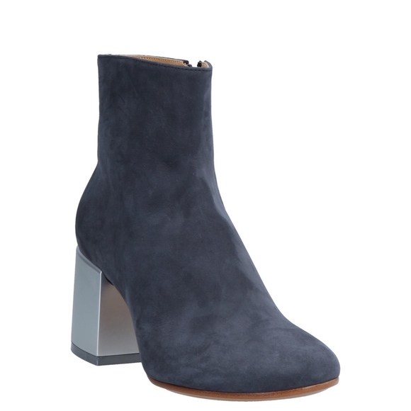 Maison Martin Margiela Shoes - Maison Margiela NIB Ankle Boot SOFT Leather 40